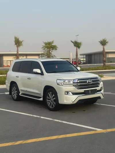 Toyota Land Cruiser VXR 5.7L V8-1