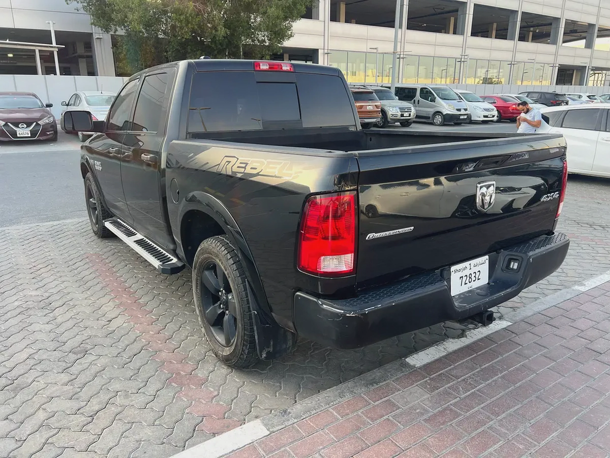 Dodge Ram 1500 Big Horn 2015 - Canadian Specs - GCC Ready!-3-3