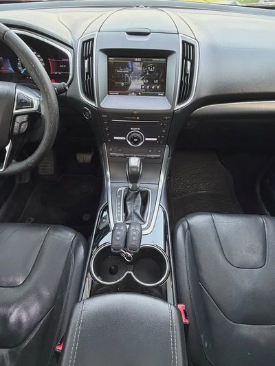 Ford Edge Titanium -2016 -GCC -FREE ACCIDENT-LOW MILAGE-FULL SERVICE AGENCY-EXCELLENT CONDITION-11