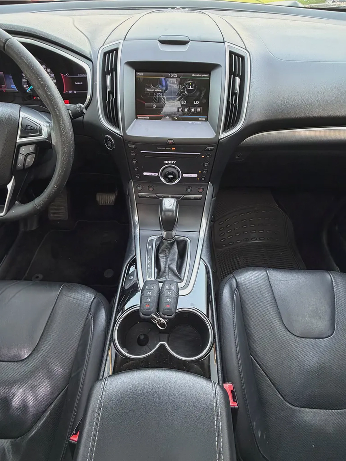 Ford Edge Titanium -2016 -GCC -FREE ACCIDENT-LOW MILAGE-FULL SERVICE AGENCY-EXCELLENT CONDITION
