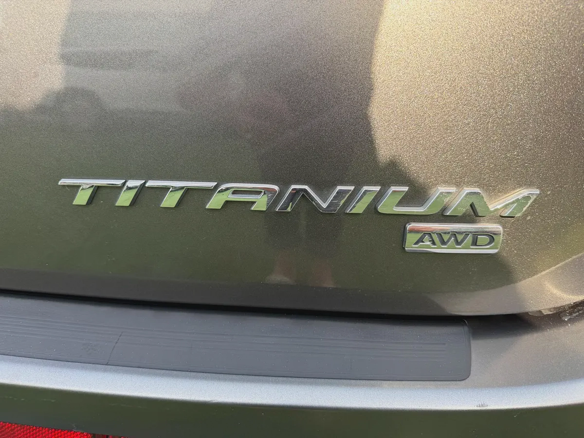 Ford Edge Titanium -2016 -GCC -FREE ACCIDENT-LOW MILAGE-FULL SERVICE AGENCY-EXCELLENT CONDITION