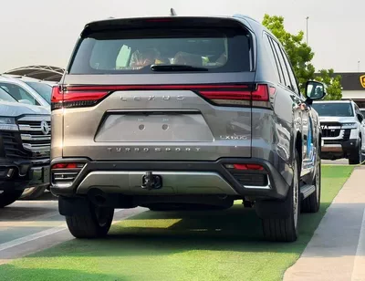 Lexus LX600 SIGNATURE TURBO SPORT || 3.5L PETROL V6 | RADAR | REAR ENTERTAINMENT SCREEN | LETAHER / SUNROOF (CODE # L6TSO)-3