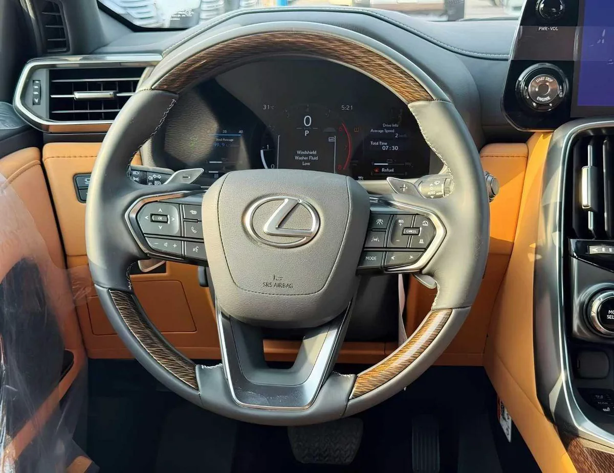 Lexus LX600 SIGNATURE TURBO SPORT || 3.5L PETROL V6 | RADAR | REAR ENTERTAINMENT SCREEN | LETAHER / SUNROOF (CODE # L6TSO)-19-0