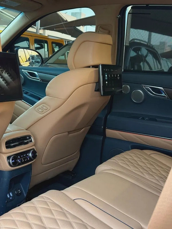 Genesis GV80 Platinum 2023 GCC Specsجييسيس جي في ٨٠ موديل ٢٠٢٣ خليجي تحت الضمان وعقد صيانة