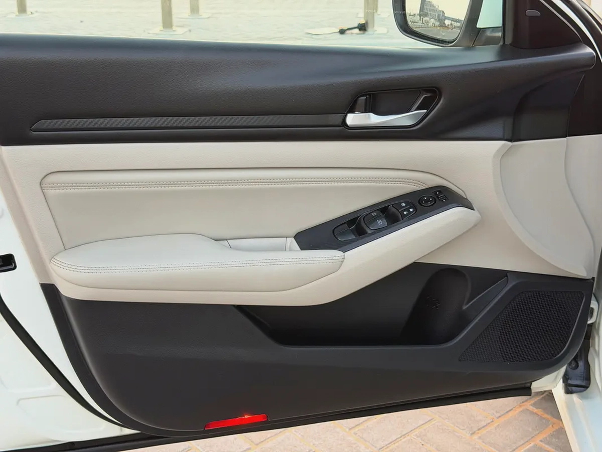 Nissan Altima SV 2020, GCC Specs - Excellent Condition-10-10