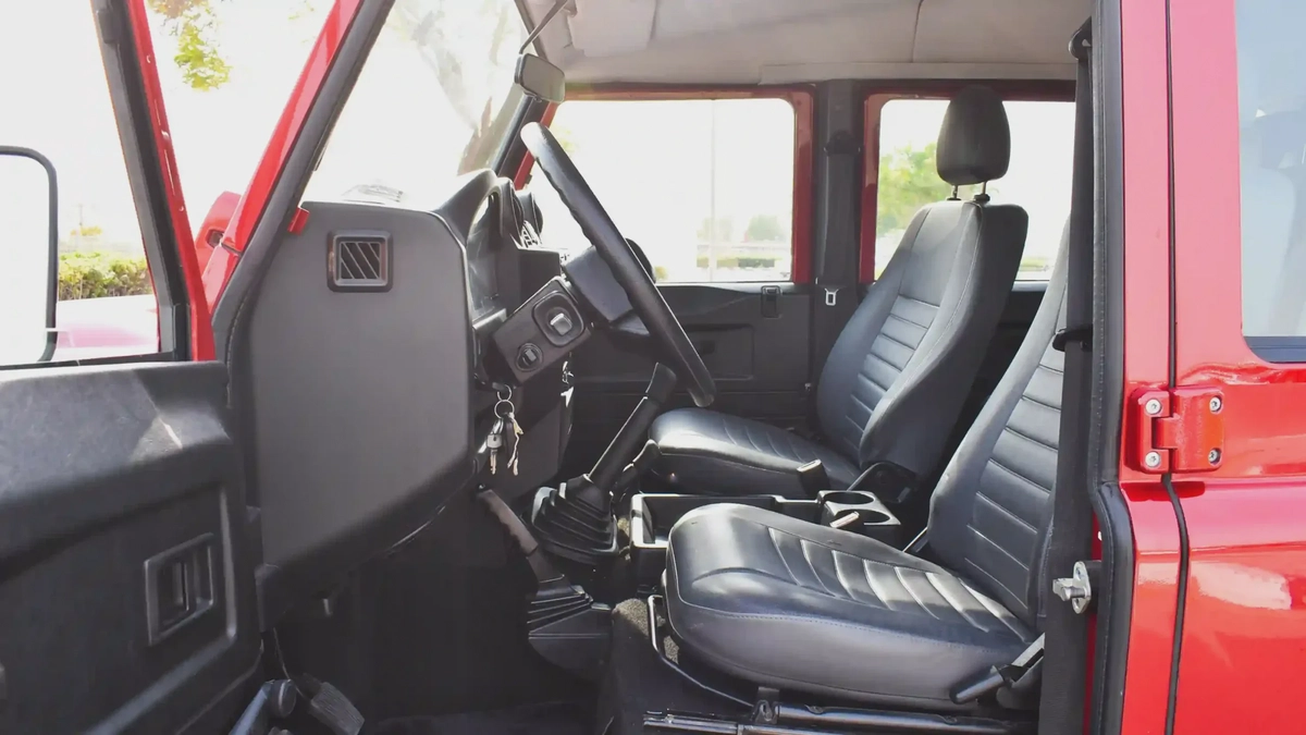 2016 Land Rover Defender 130 Soft Top (Red)-14-14