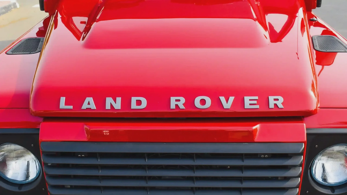 2016 Land Rover Defender 130 Soft Top (Red)-5-5