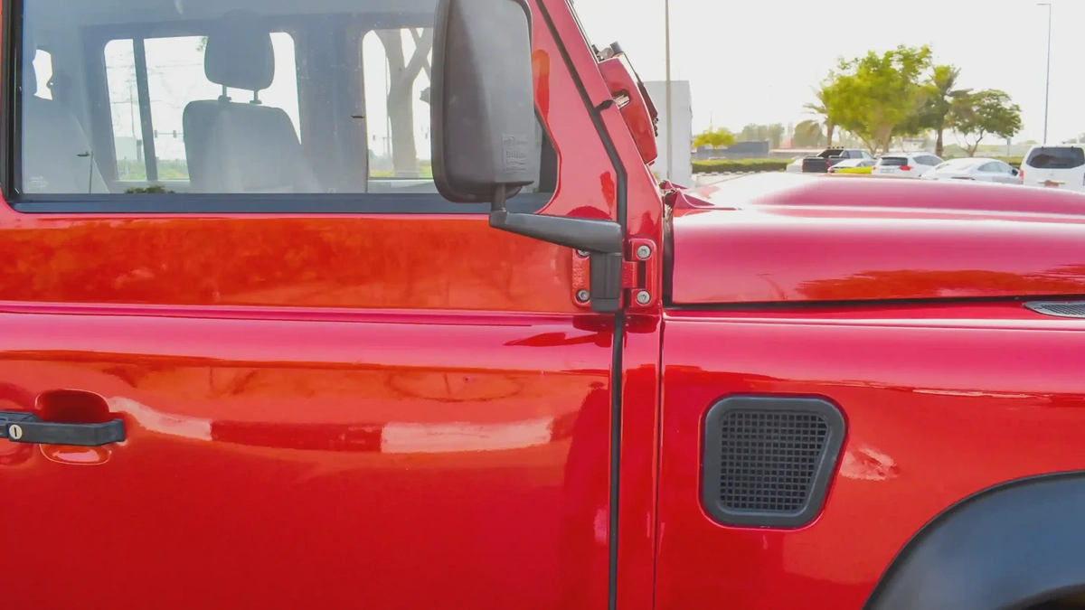 2016 Land Rover Defender 130 Soft Top (Red)-3-3