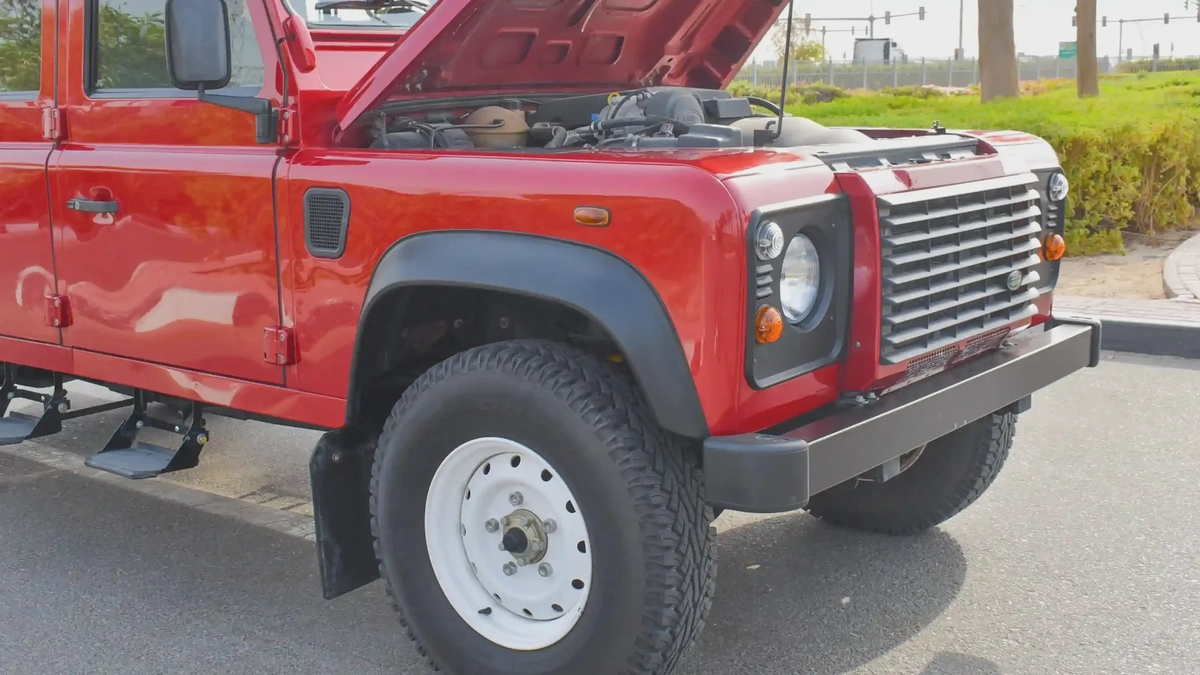 2016 Land Rover Defender 130 Soft Top (Red)-9-9