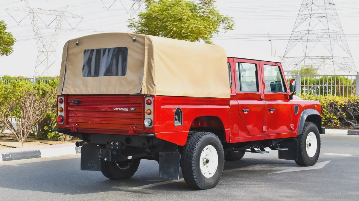 2016 Land Rover Defender 130 Soft Top (Red)-10-10