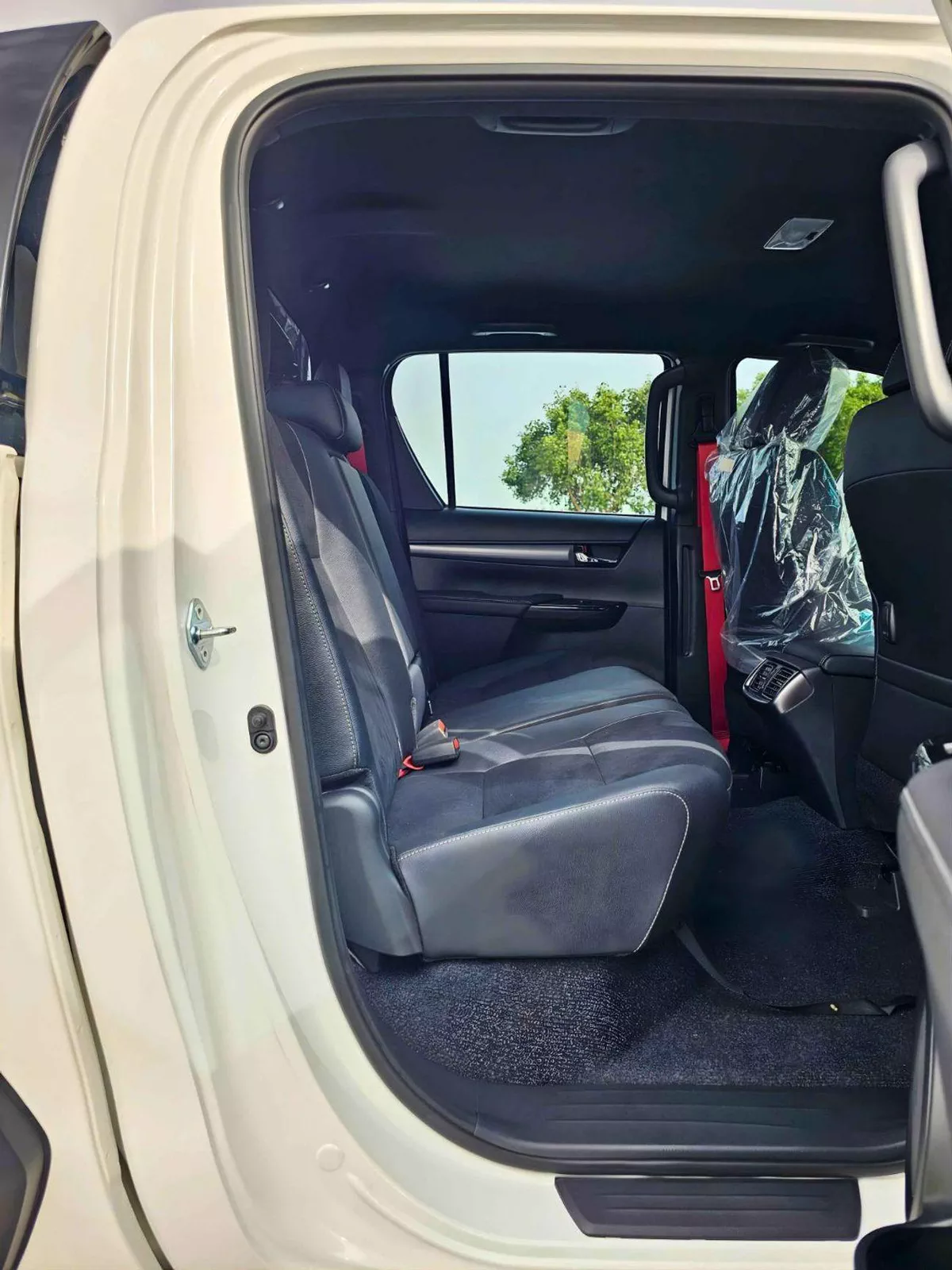Toyota Hilux GR SPORT 2.8L DIESEL V4 / RADAR / 360*CAMERA / DRIVER PWR SEATS WITH LATHER (CODE# HG-10-0