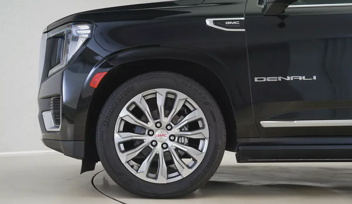 2022  GMC Yukon Denali | GCC | GMC Warranty & Service March 2027-11-11