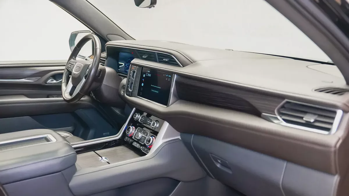 2022  GMC Yukon Denali | GCC | GMC Warranty & Service March 2027-6-6