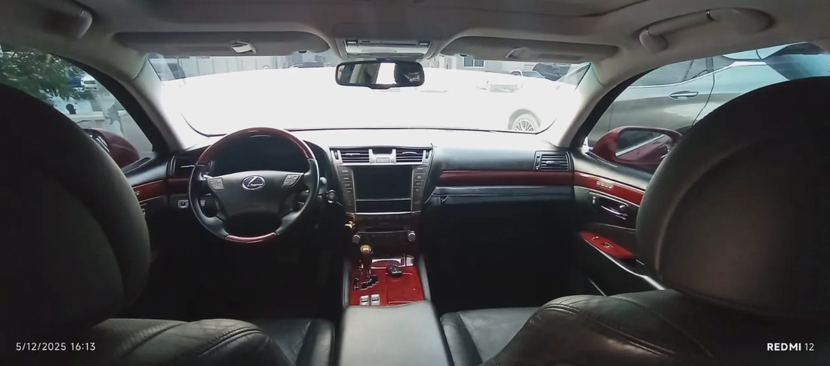 2010 Lexus LS 460 F Sport - American Specs. الشارقة-8-8