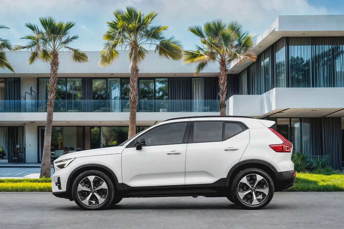 1,900 P.M |  XC40 B4 Ultimate Dark | 0% Downpayment | UNDER WARRANTY-1-1