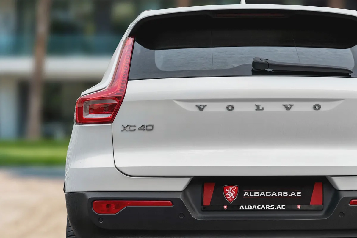 1,900 P.M |  XC40 B4 Ultimate Dark | 0% Downpayment | UNDER WARRANTY-5-5