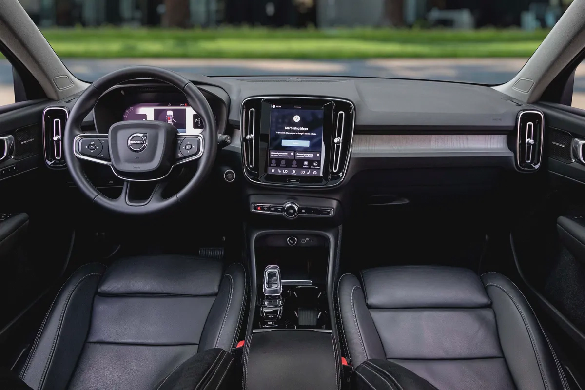 1,900 P.M |  XC40 B4 Ultimate Dark | 0% Downpayment | UNDER WARRANTY-7-7