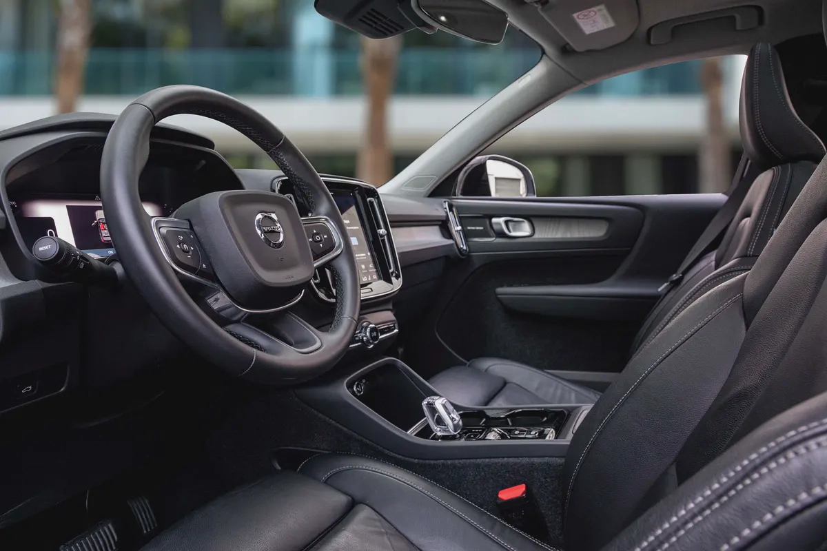 1,900 P.M |  XC40 B4 Ultimate Dark | 0% Downpayment | UNDER WARRANTY-8-8