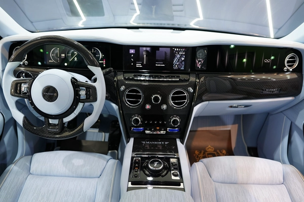Rolls-Royce Cullinan Black Badge Original Mansory 2025