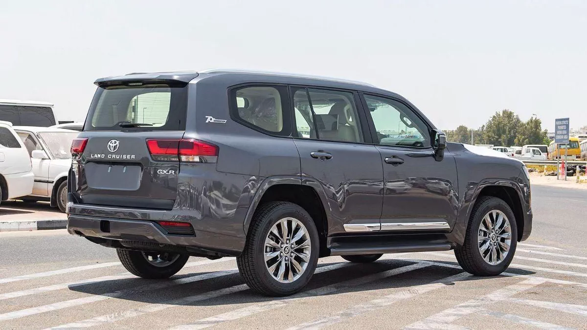 Toyota Land Cruiser GXR (LHD) Toyota Land Cruiser GXR 3.5P AT MY2025 – Grey-4-0