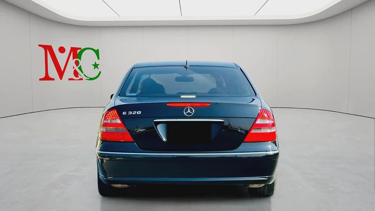 MERCEDES BENZ E320 - 2004 -  CLEAN CAR FRESH JAPAN IMPORT