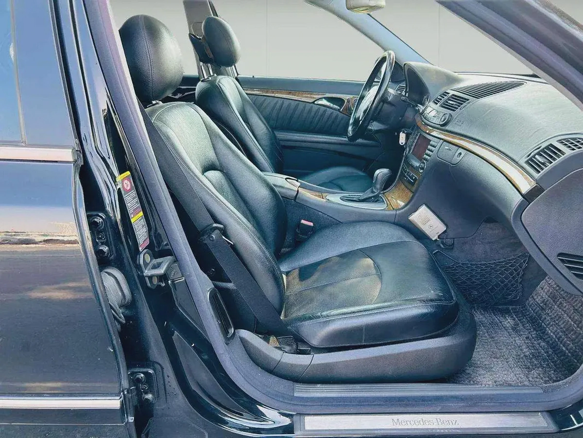 MERCEDES BENZ E320 - 2004 -  CLEAN CAR FRESH JAPAN IMPORT