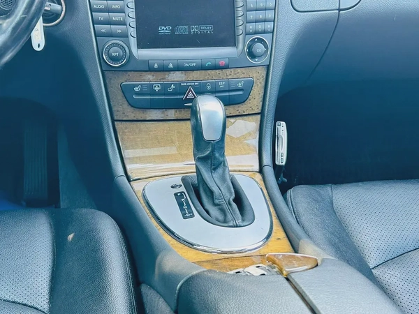 MERCEDES BENZ E320 - 2004 -  CLEAN CAR FRESH JAPAN IMPORT