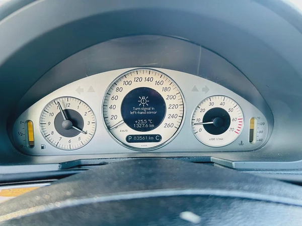 MERCEDES BENZ E320 - 2004 -  CLEAN CAR FRESH JAPAN IMPORT