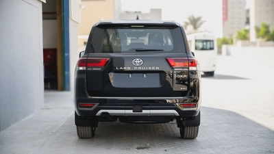 Toyota Land Cruiser GXR 3.5L Hybrid 2026, GCC Specs - Brand New!-3