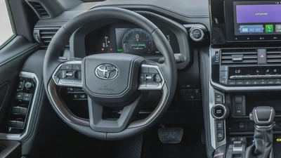 Toyota Land Cruiser GXR 3.5L Hybrid 2026, GCC Specs - Brand New!-7