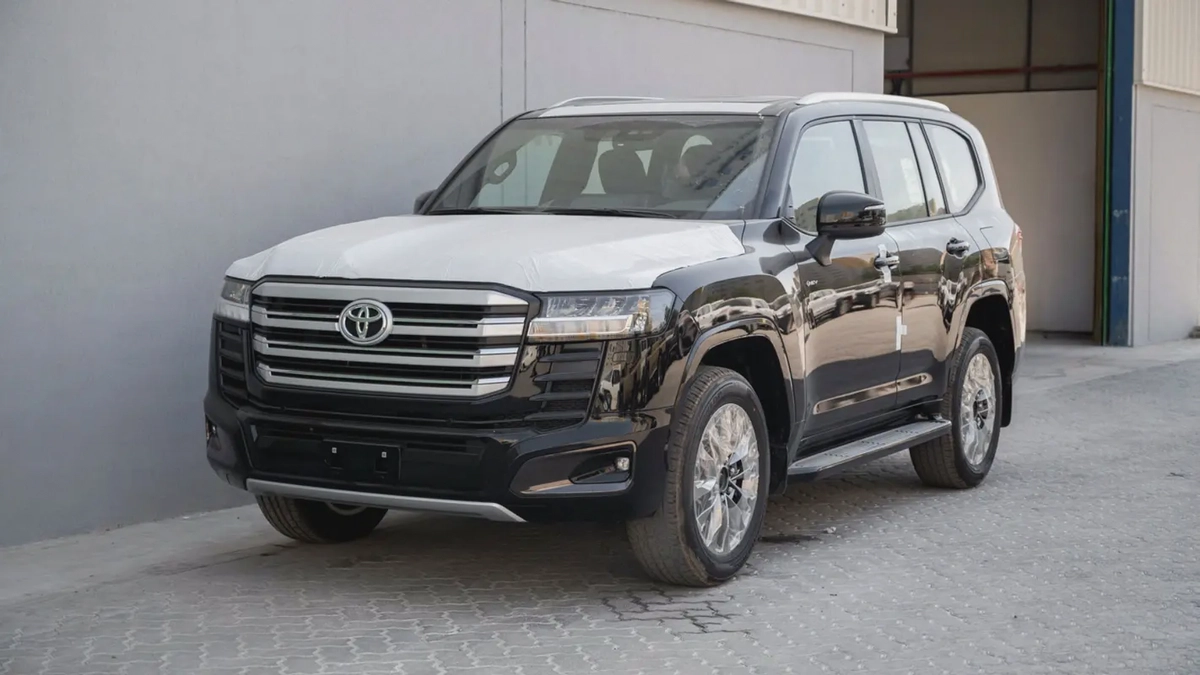 Toyota Land Cruiser GXR 3.5L Hybrid 2026, GCC Specs - Brand New!-0-0