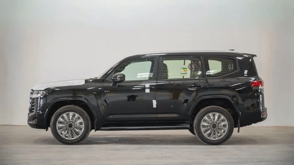 Toyota Land Cruiser GXR 3.5L Hybrid 2026, GCC Specs - Brand New!