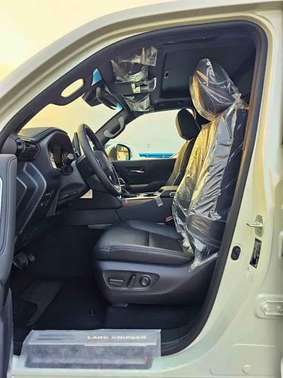 Toyota Land Cruiser VX 4.0L PETROL VX || 4.0L PETROL V6 /RADAR /BIG DVD/JBL SPEAKERS / REAR ENTERTAINMENT DVD /MID OPTION (CODE#VX4MA)-10