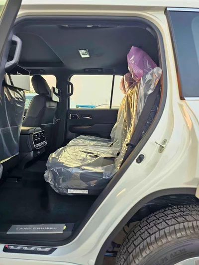 Toyota Land Cruiser VX 4.0L PETROL VX || 4.0L PETROL V6 /RADAR /BIG DVD/JBL SPEAKERS / REAR ENTERTAINMENT DVD /MID OPTION (CODE#VX4MA)-12