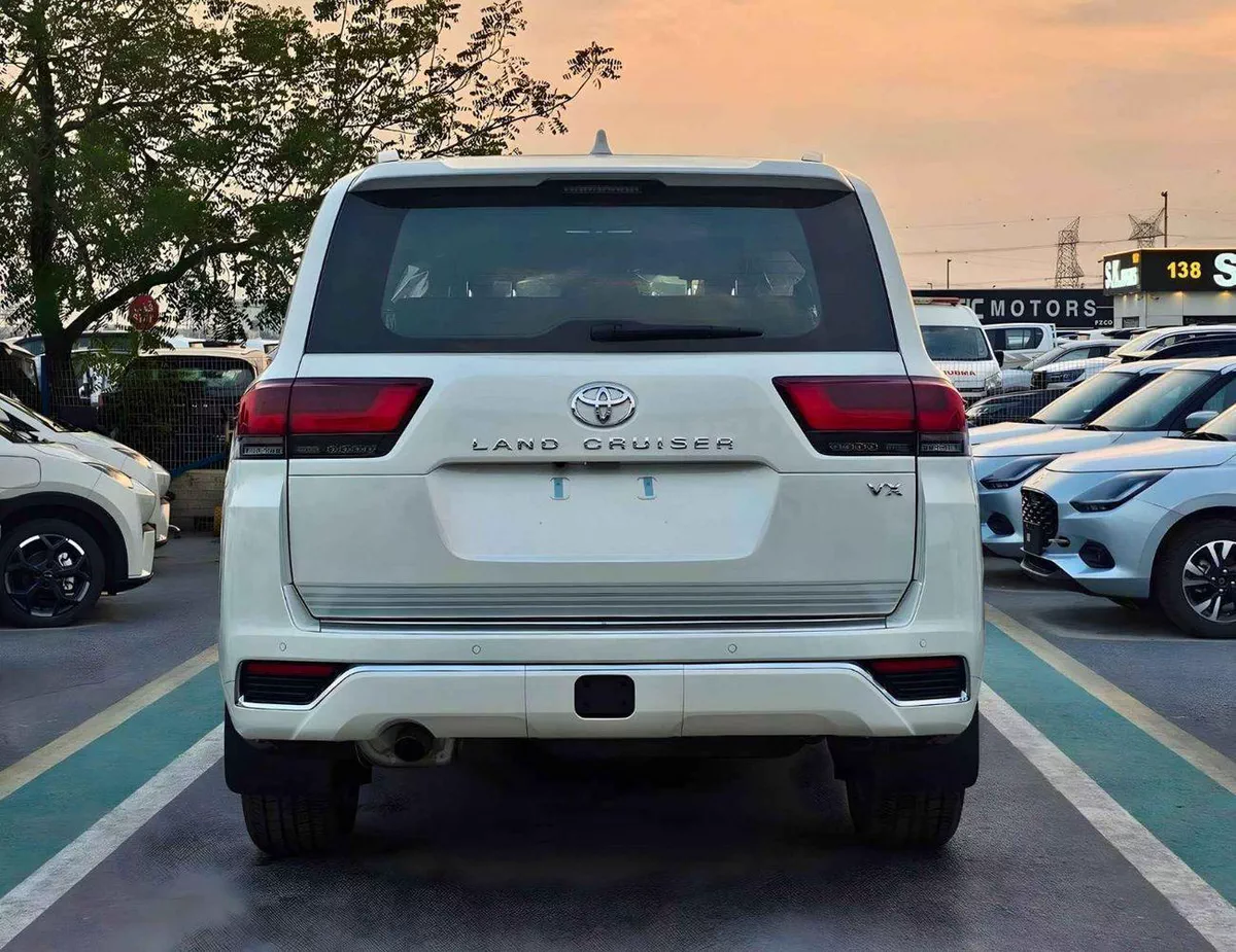Toyota Land Cruiser VX 4.0L PETROL VX || 4.0L PETROL V6 /RADAR /BIG DVD/JBL SPEAKERS / REAR ENTERTAINMENT DVD /MID OPTION (CODE#VX4MA)-3-0