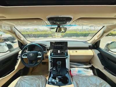 Toyota LC300 3.5L GXR TT GCC 2026 Brand New For Export-16