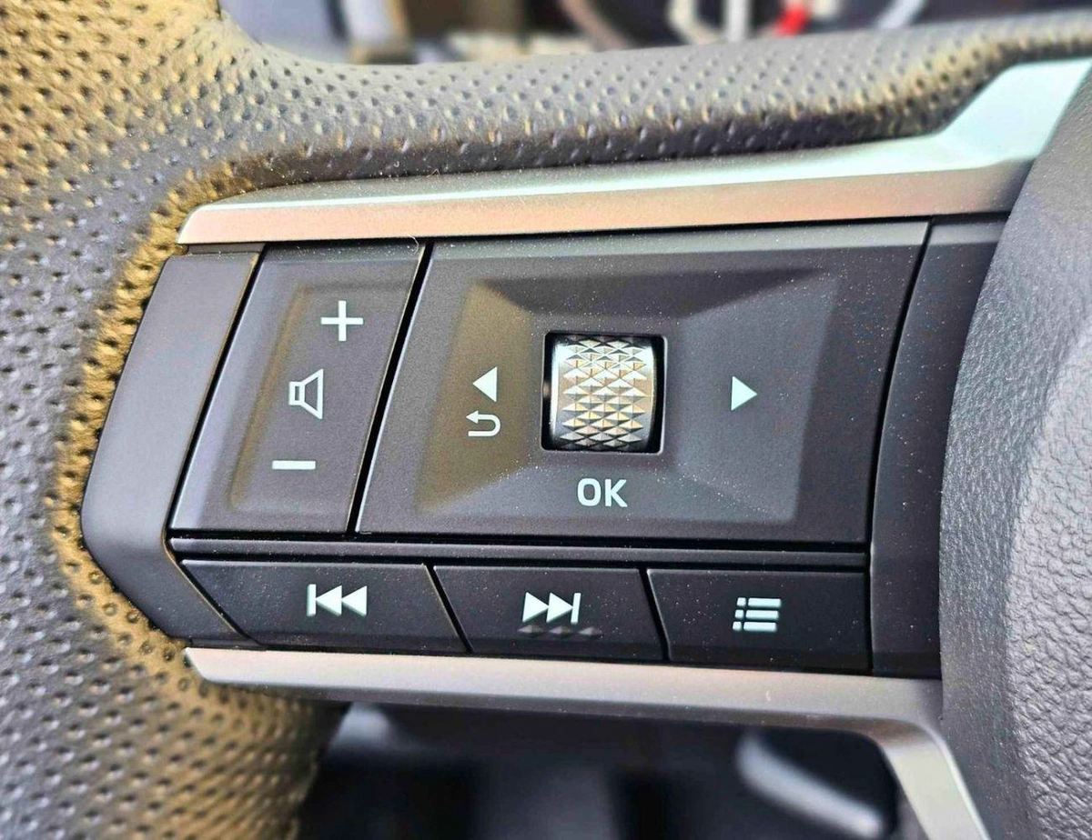 Mitsubishi L200 SPORTERO 2.4L DIESEL V4 A/T | PUSH START | LEATHER WITH DRIVER PWR SEAT | REAR CAMERA (CODE # SPTR)-20-0