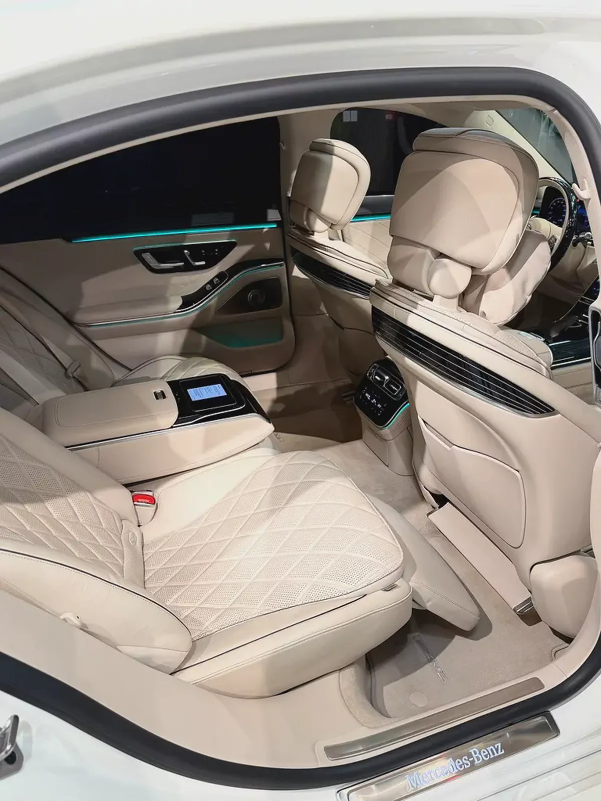 Mercedes-Benz S-Class S 580 4MATIC 2022 GCC Specs-18-18