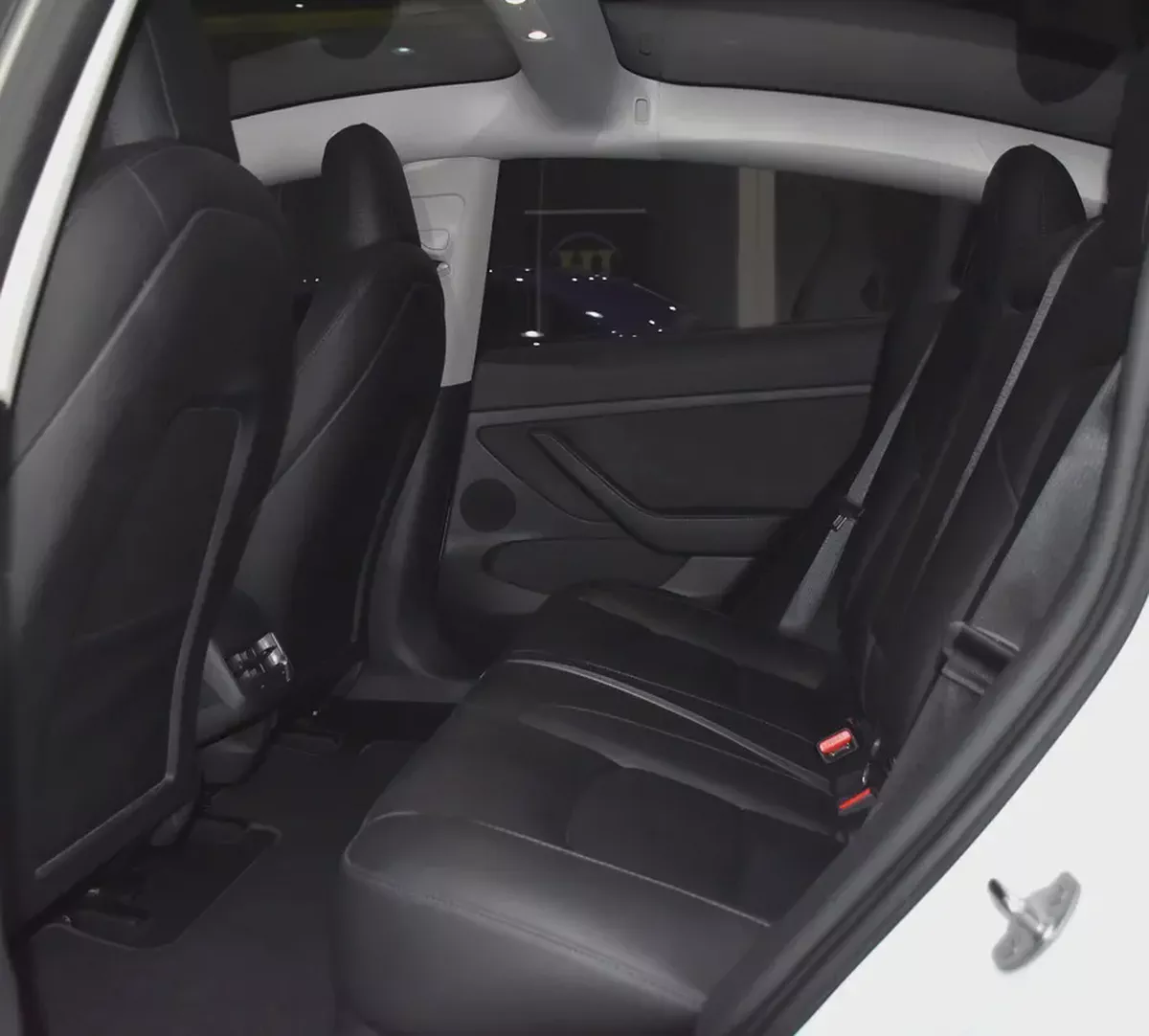 AED 1,785 EMi at 0% DP | Tesla Model 3 ( 2022 Model ) in White Color GCC Specs-15-15
