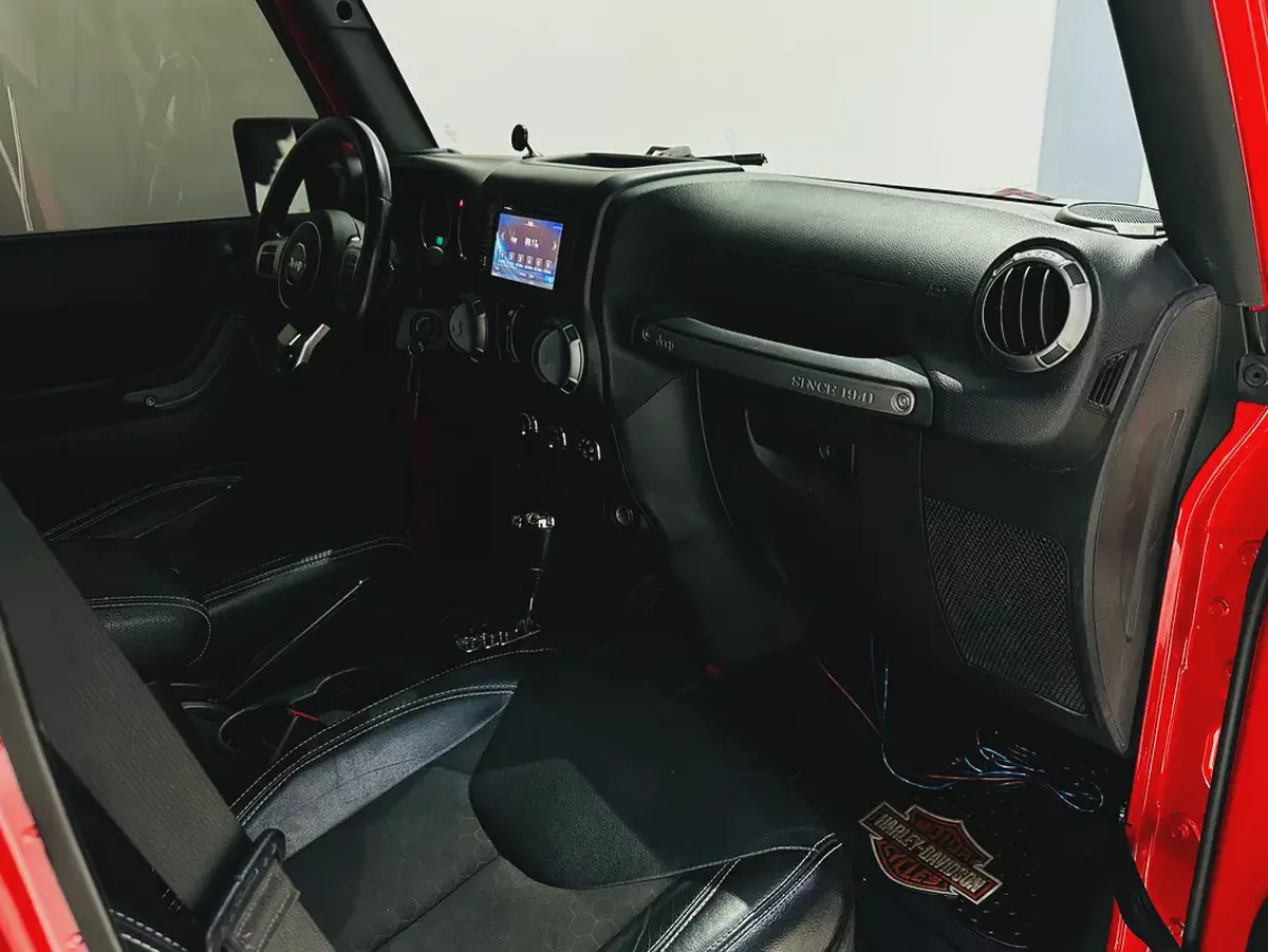 JEEP WRANGLER 2018 GCC SPECS WITH ONE YEAR WARRANTY MINT CONDITION-10-10
