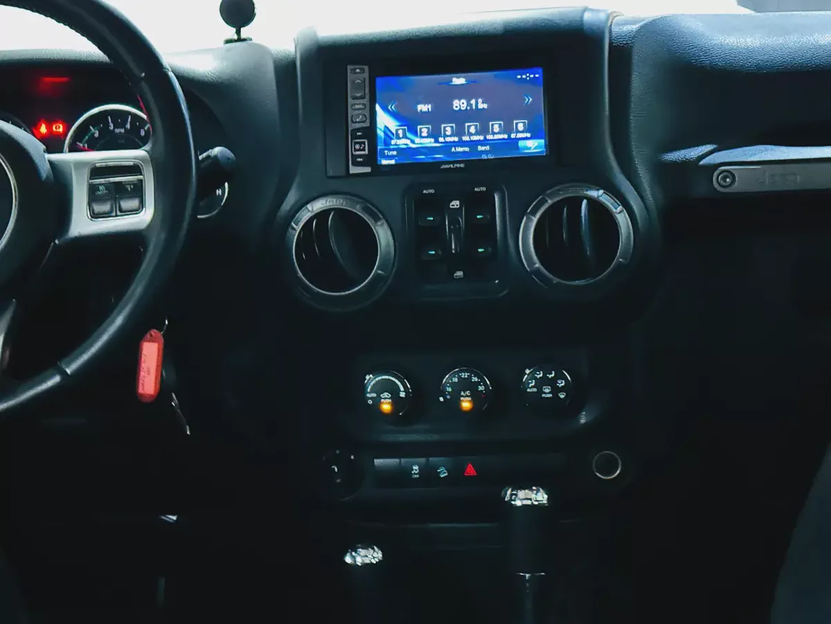 JEEP WRANGLER 2018 GCC SPECS WITH ONE YEAR WARRANTY MINT CONDITION-12-12