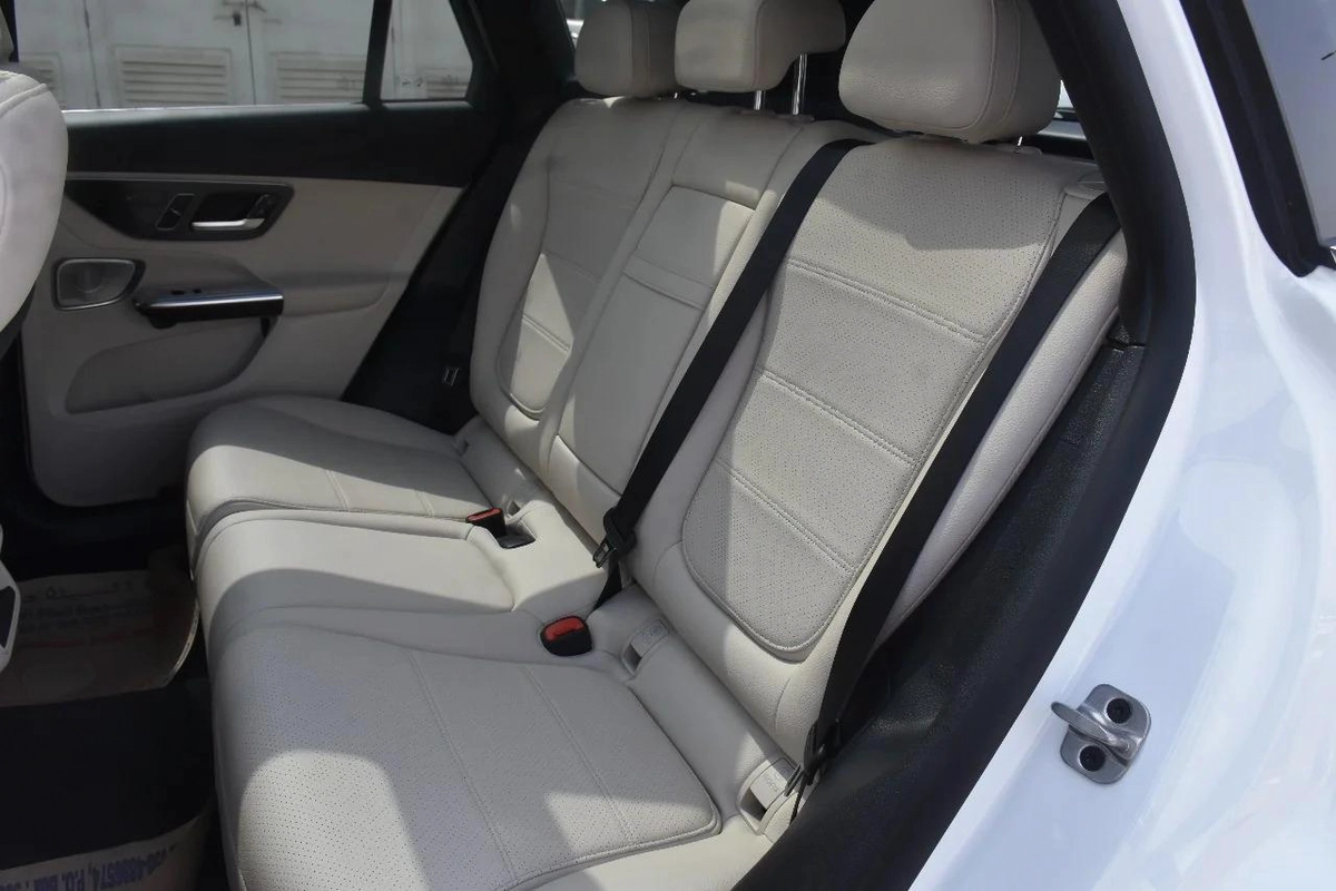 GLC300 4MATIC 2023 | WHITE LIKE-3-3