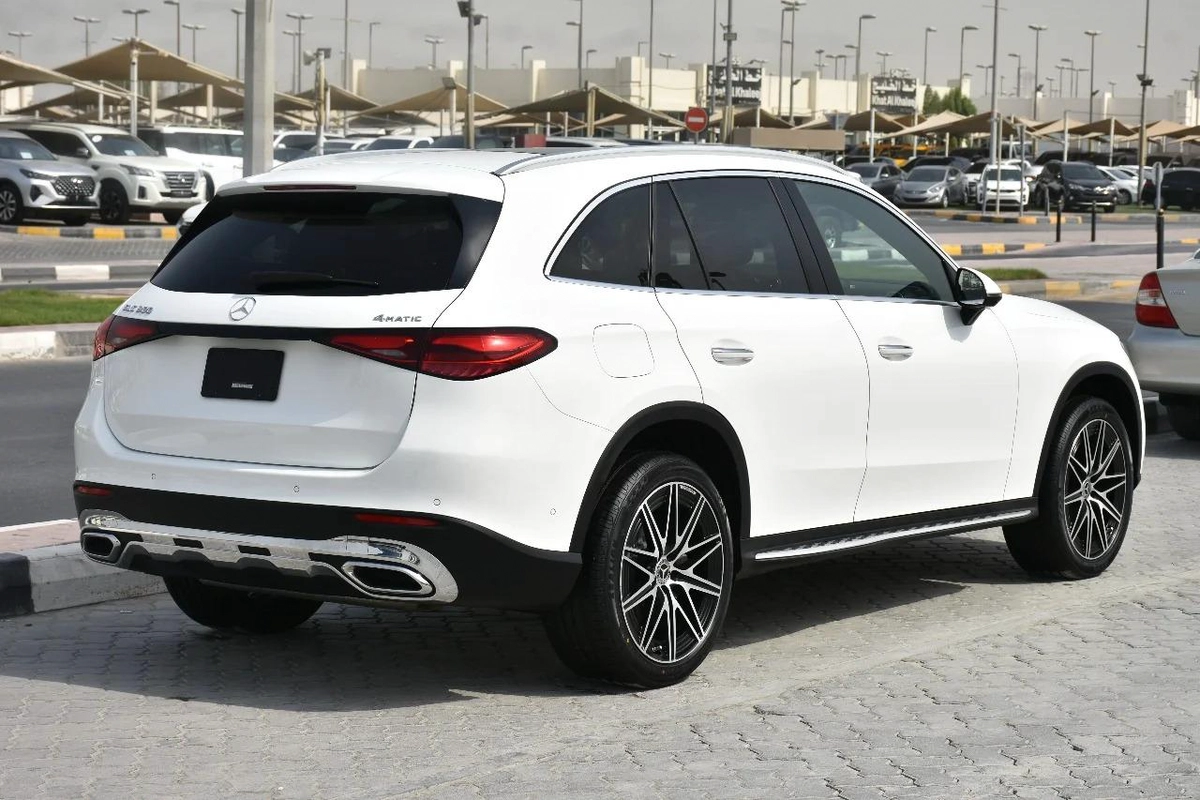 GLC300 4MATIC 2023 | WHITE LIKE-9-9