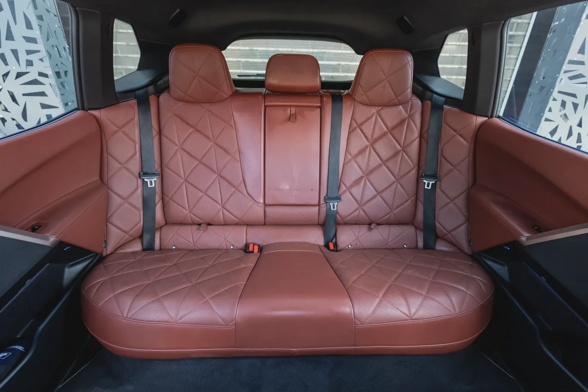 BMW iX 50 2023-5-5