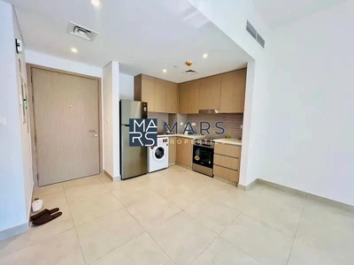 Luxury 1 BEDROOM - - Pool View-5