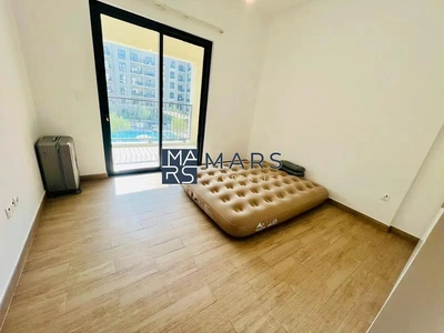 Luxury 1 BEDROOM - - Pool View-8