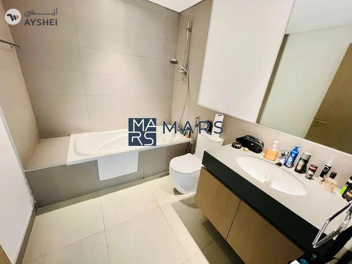 Luxury 1 BEDROOM - - Pool View-9-9