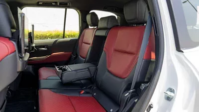Toyota Land Cruiser VXR LAND CRUISER LC 300 VXR 3.5L petrol MY2024 for export only-13