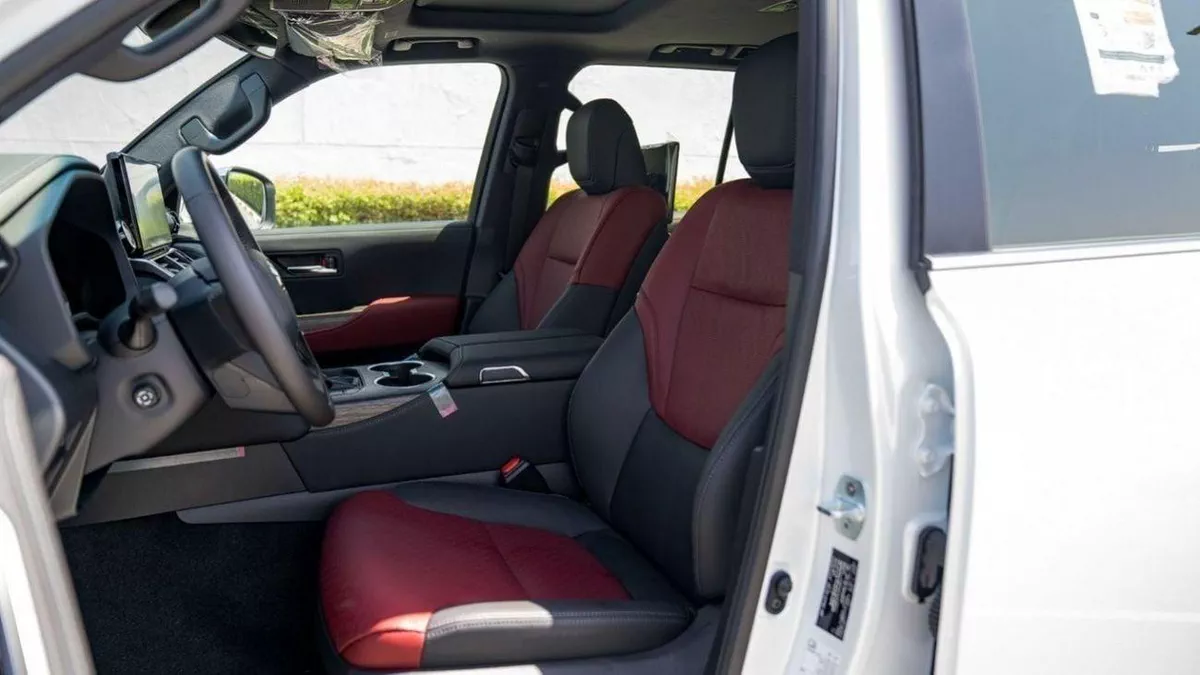 Toyota Land Cruiser VXR LAND CRUISER LC 300 VXR 3.5L petrol MY2024 for export only-12-0