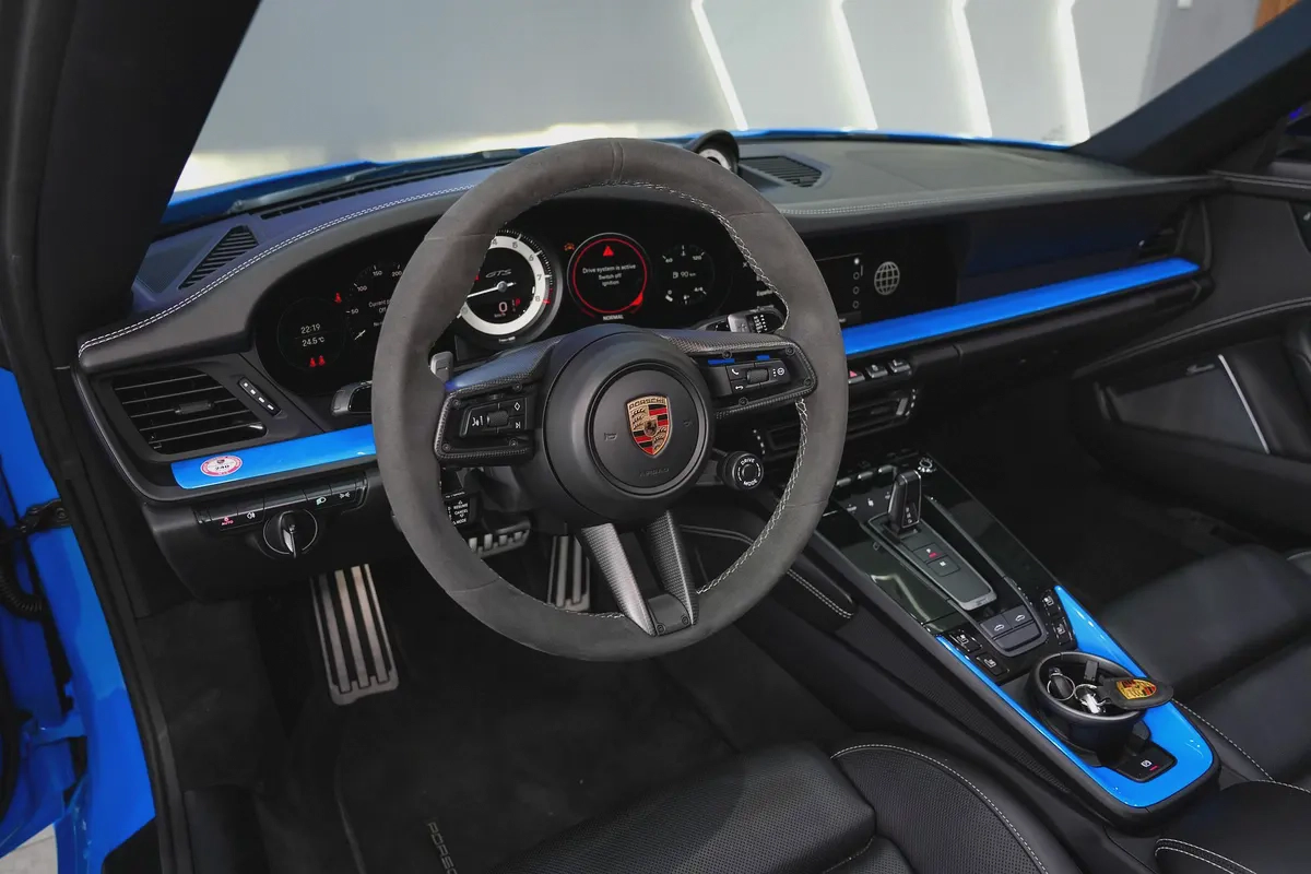 Porsche 911 Targa 4 GTS 2024 --10-10